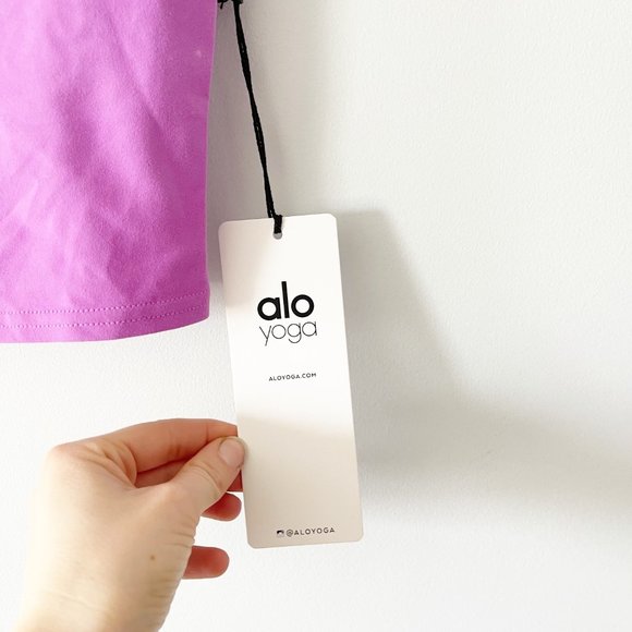 ✨ NWT Real Bra Tank | Alo Yoga - Picture 4 of 6